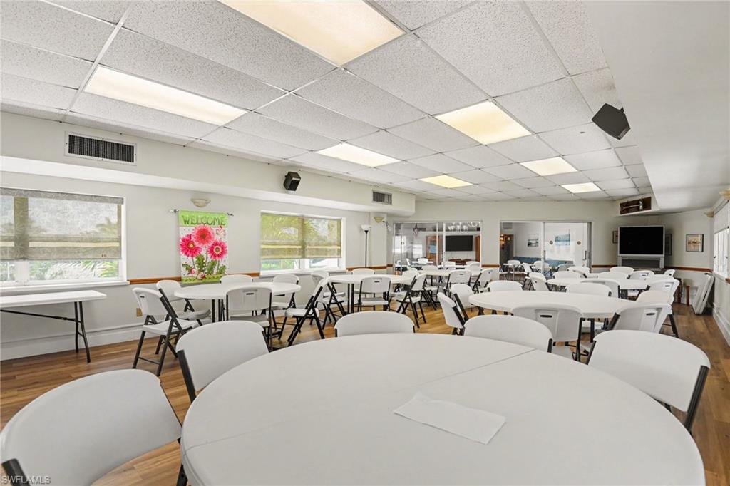 COMMUNITY ROOM