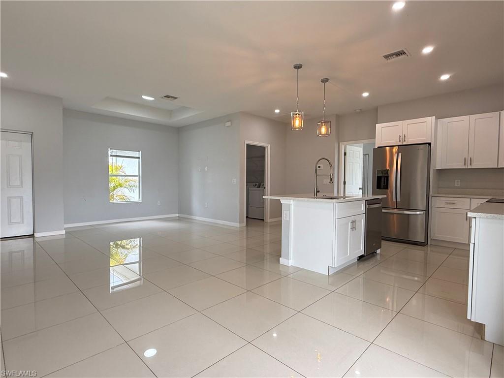 364 Progress AVE