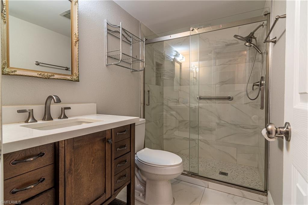 4940 Vincennes ST 106 photo 23