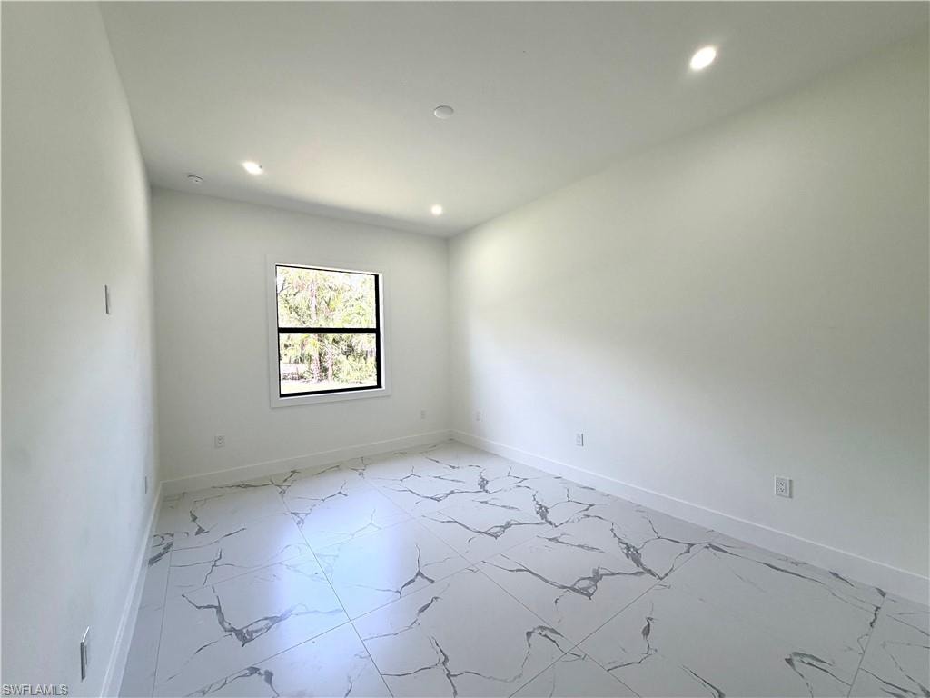 3257 Desoto Blvd S photo 23