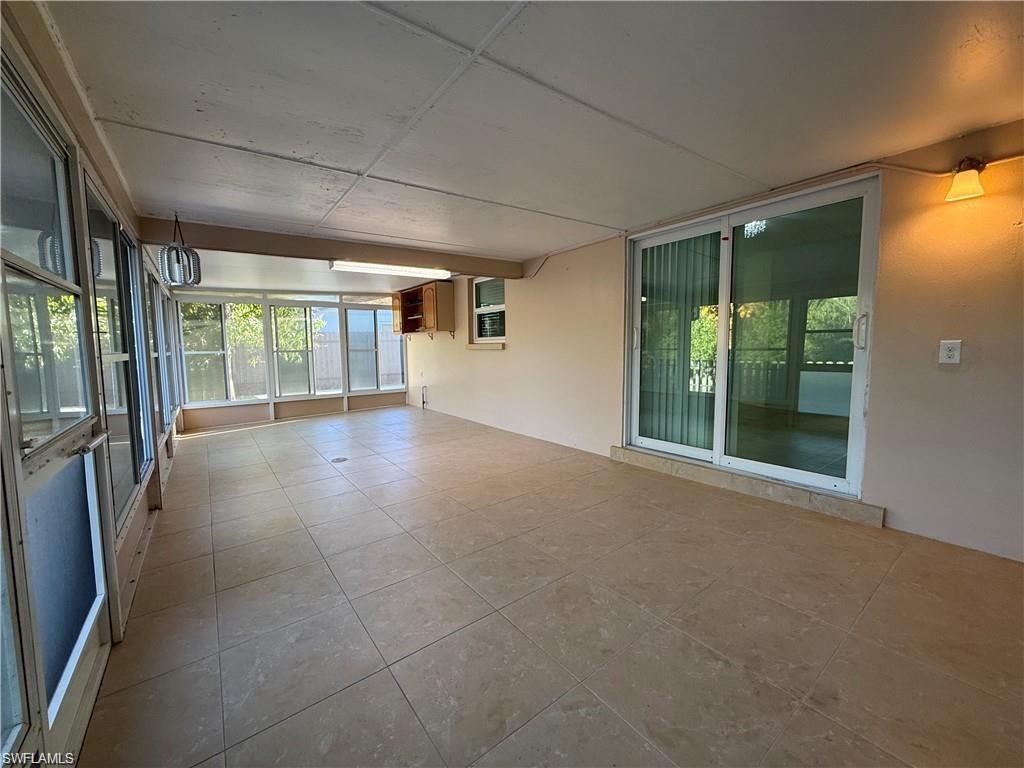 141 Schneider DR photo 7