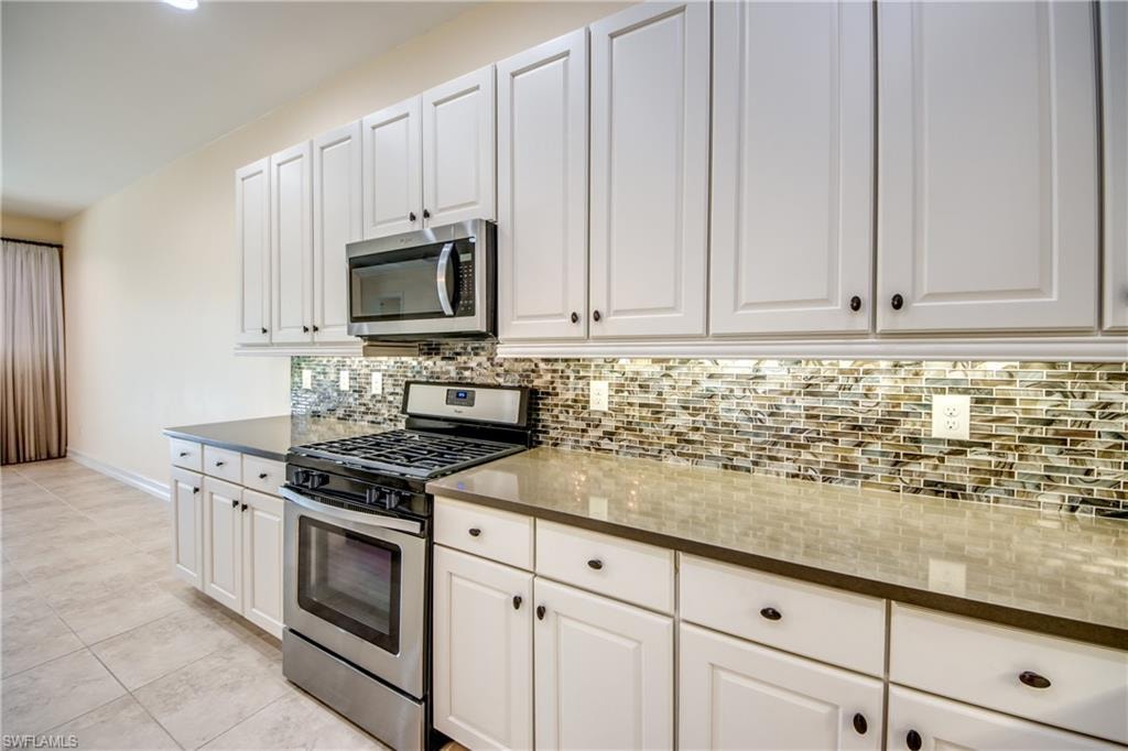 8260 Venetian Pointe DR photo 16