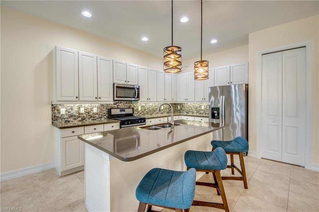 8260 Venetian Pointe DR photo 12
