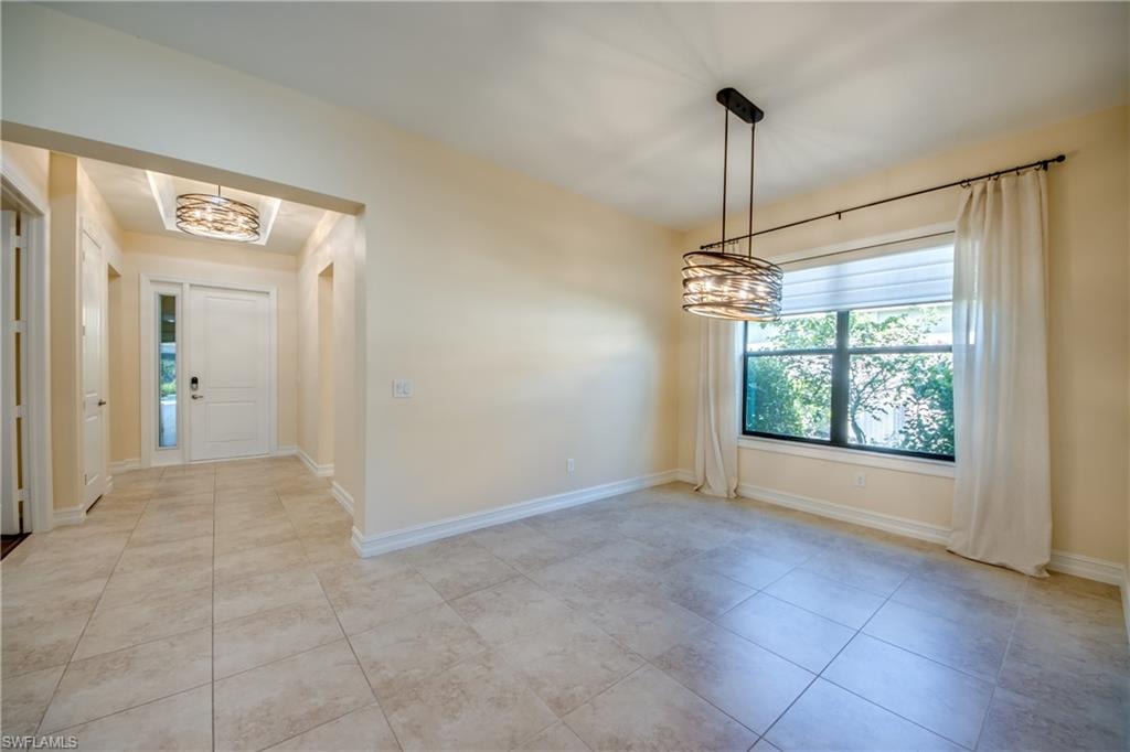 8260 Venetian Pointe DR photo 9