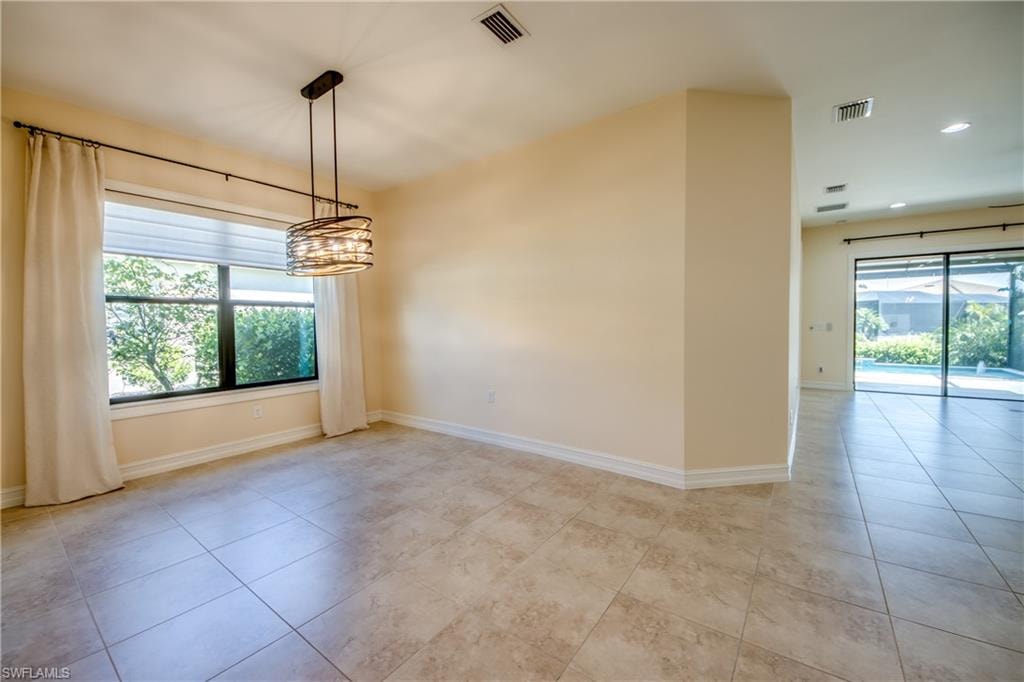 8260 Venetian Pointe DR photo 10