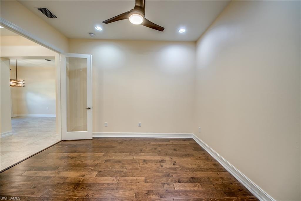 8260 Venetian Pointe DR photo 33