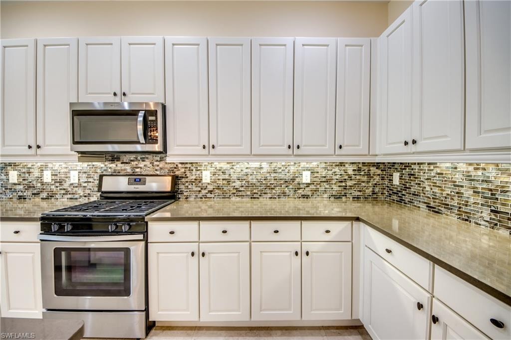 8260 Venetian Pointe DR photo 15