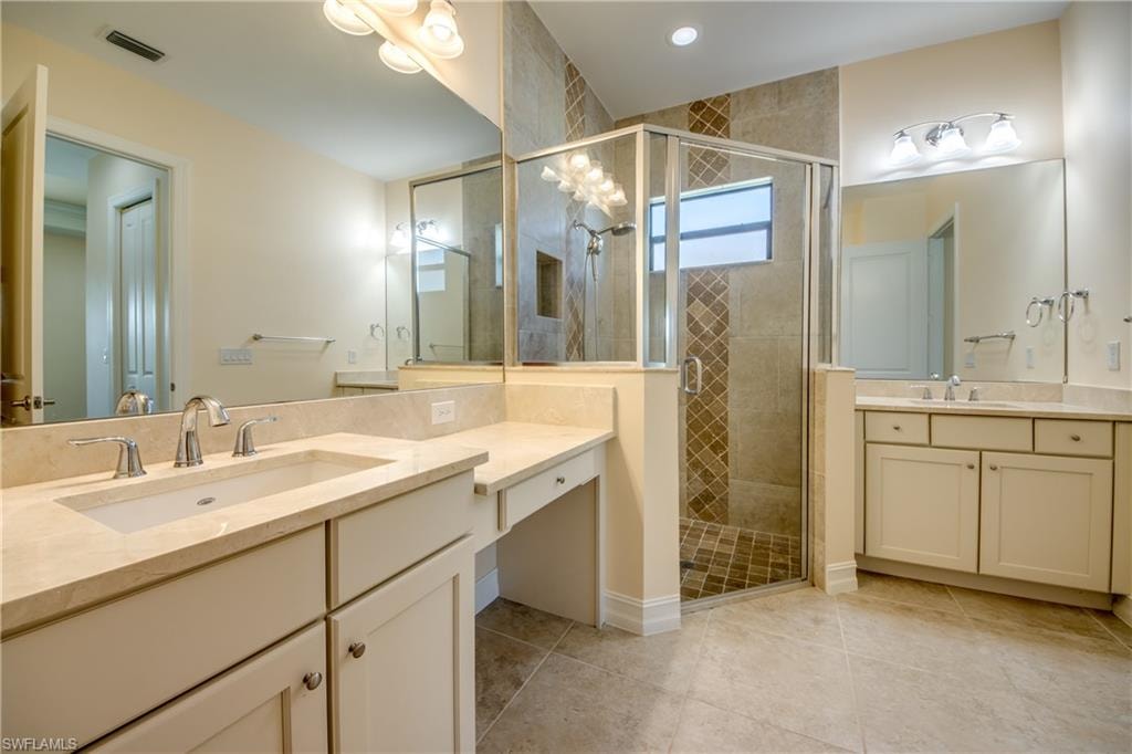 8260 Venetian Pointe DR photo 25
