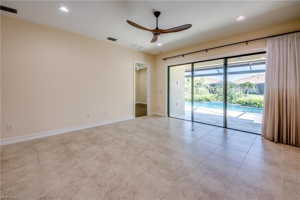 8260 Venetian Pointe DR photo 21