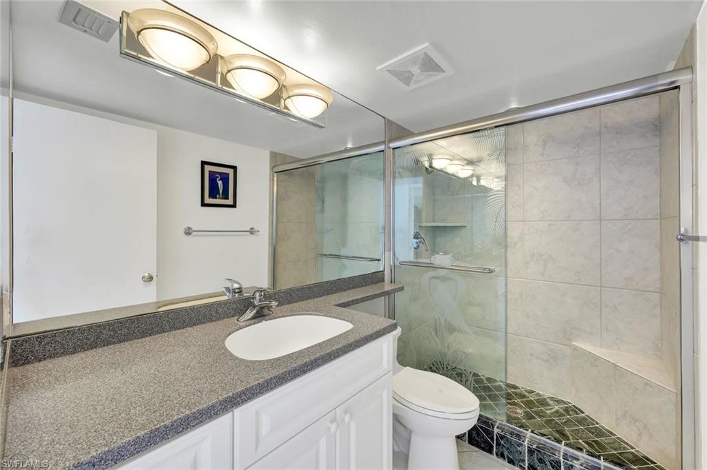 320 Seaview CT 804 photo 13