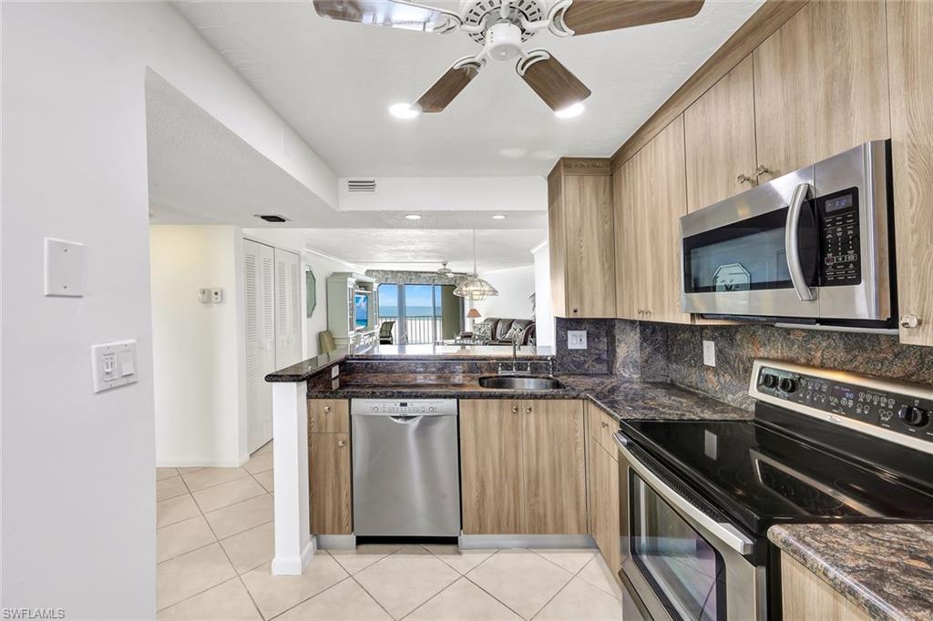 320 Seaview CT 804 photo 28