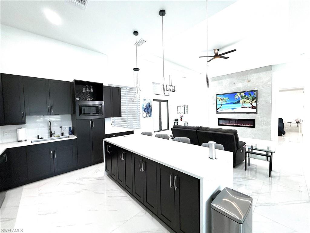 424 SW 26th AVE