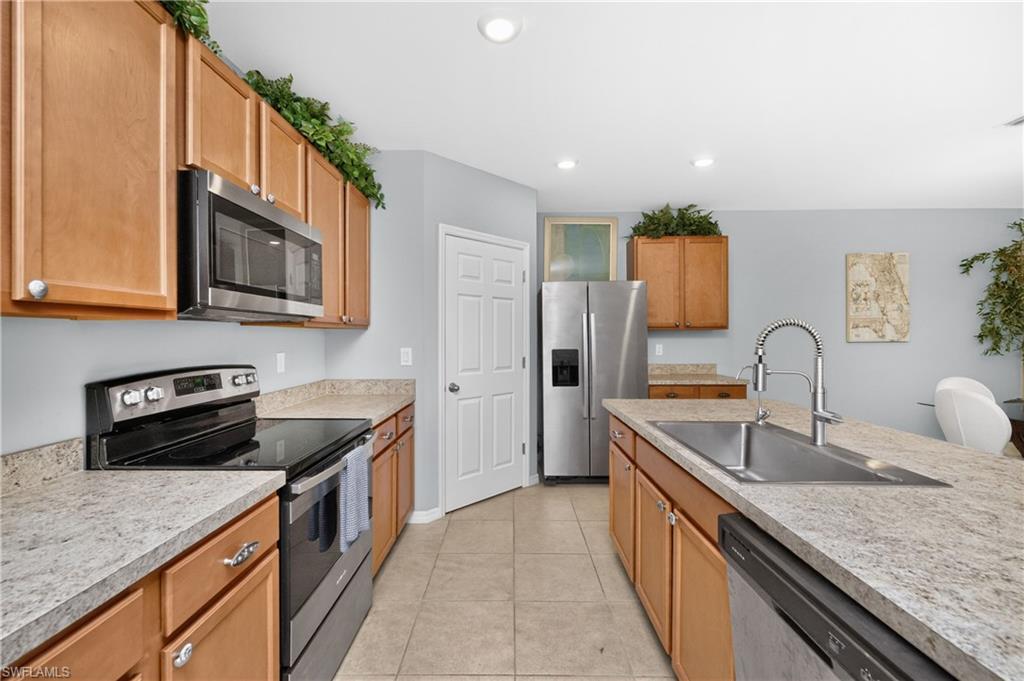 7492 Mikasa DR photo 15