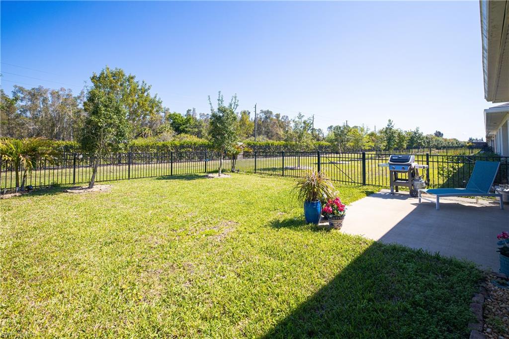 25104 E Lenox CIR photo 20