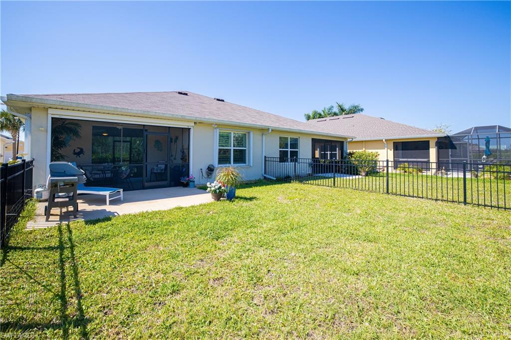 25104 E Lenox CIR photo 19