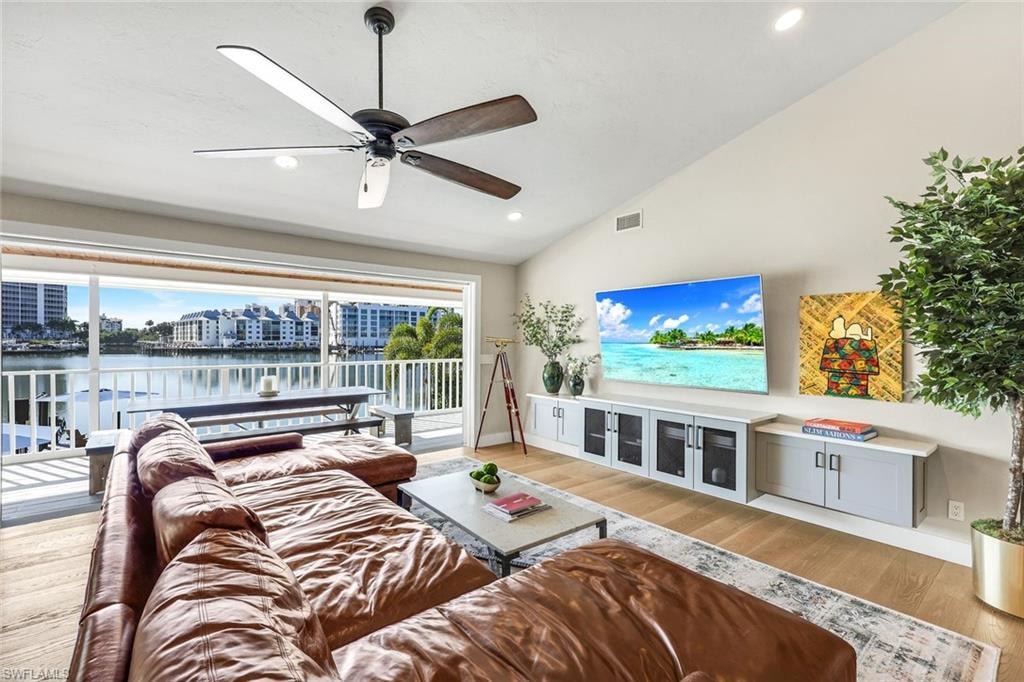 336 Oak AVE photo 6