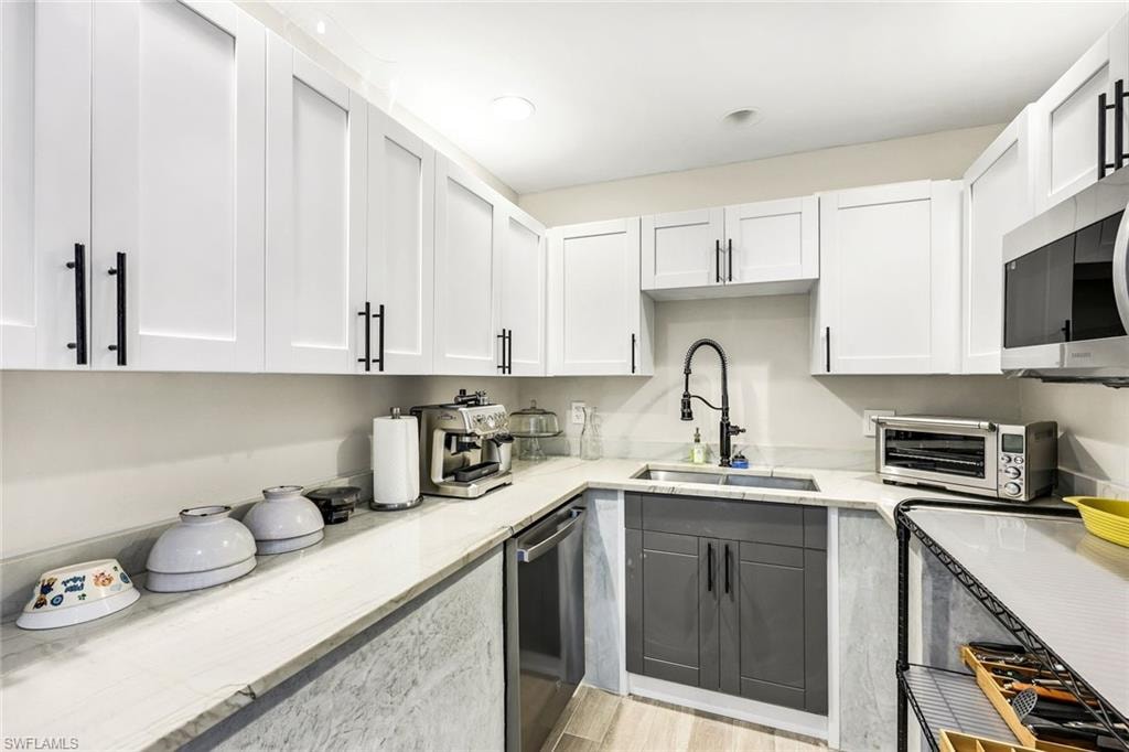 336 Oak AVE photo 25