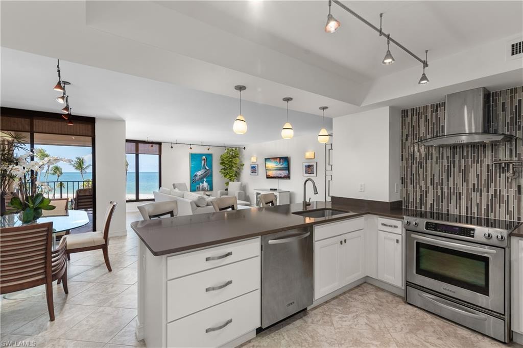 3115 Gulf Shore BLVD N 203S photo 13