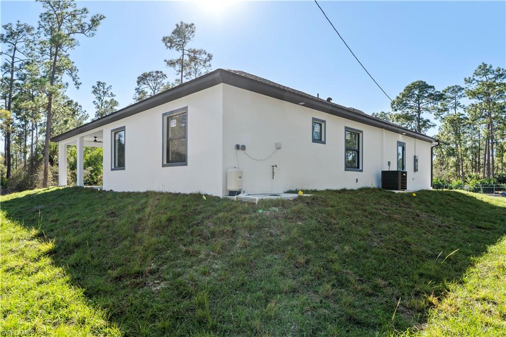 1112 Calvin AVE