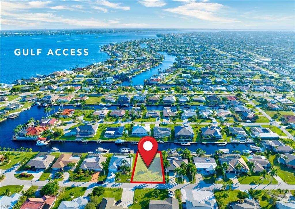 Canal-front lot offering direct Gulf access