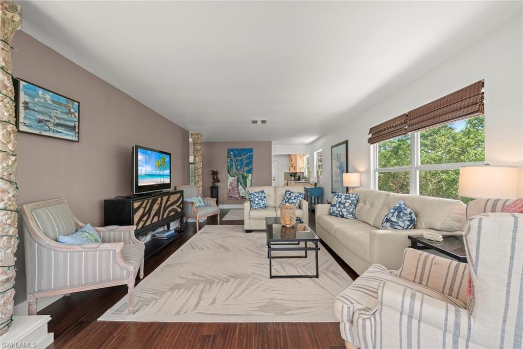 2539 Coconut DR photo 6