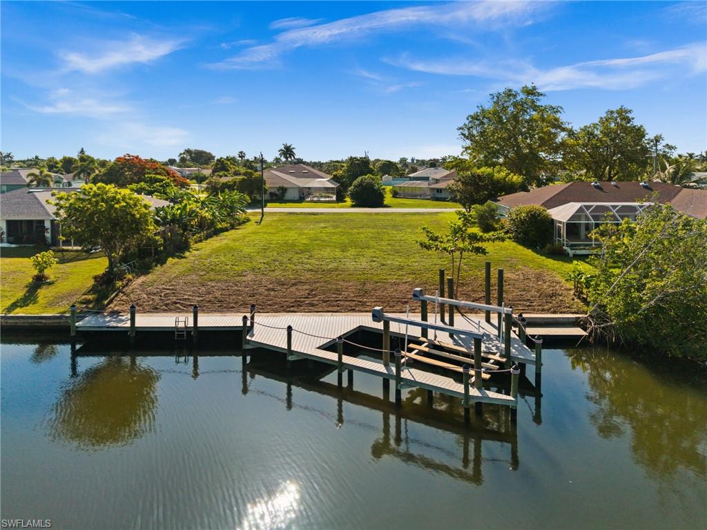 650 Sq Ft Dock with 10K lift and Kayak Launch already installed!