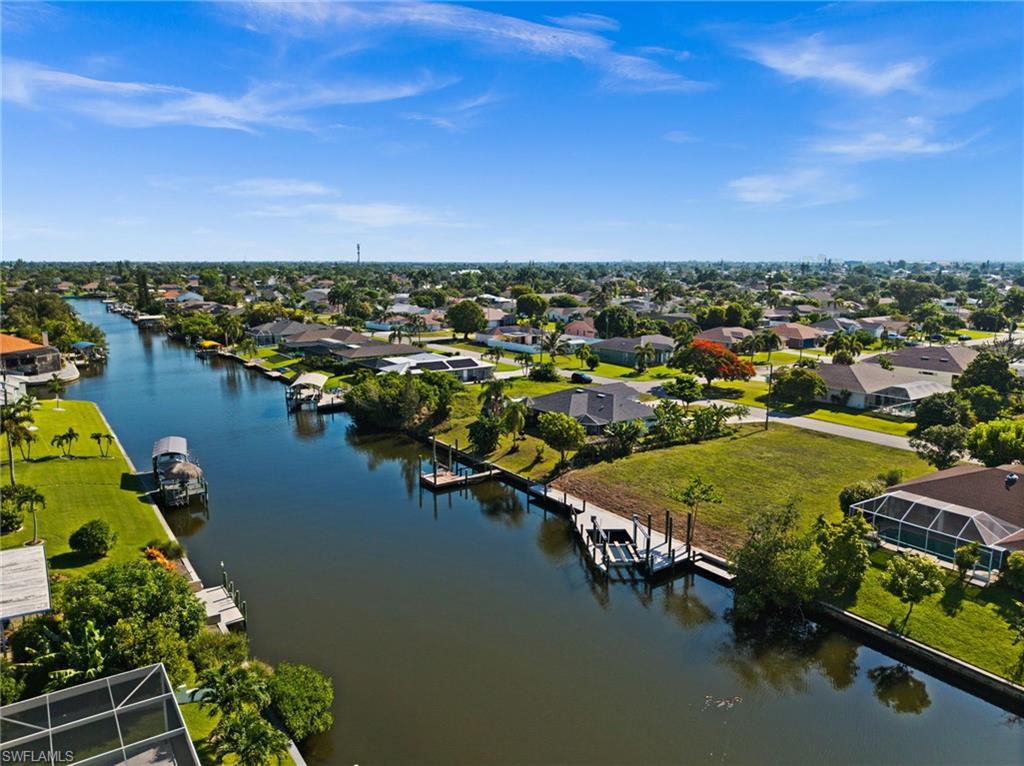 Cruise the Canals or head out to the Gulf from your 10,000 lb lift