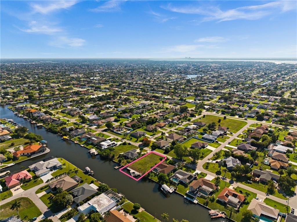 Close to shopping, restaurants and medical centers