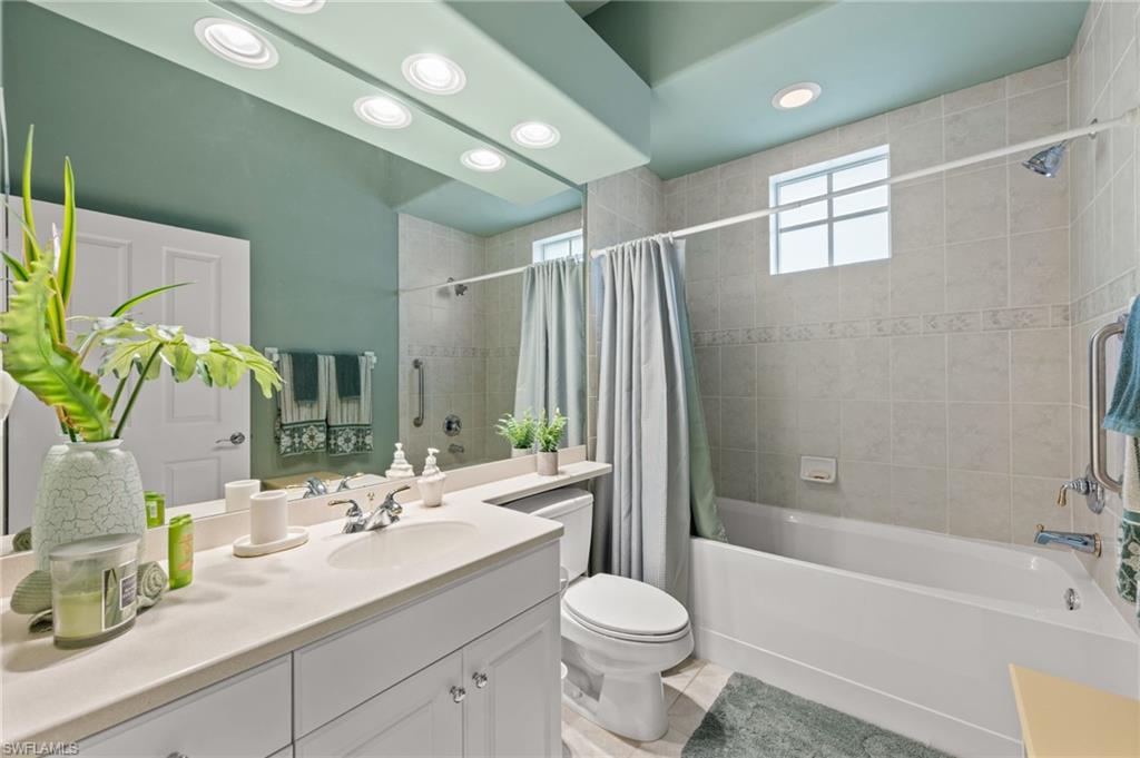 8641 Piazza Del Lago CIR 201 photo 6