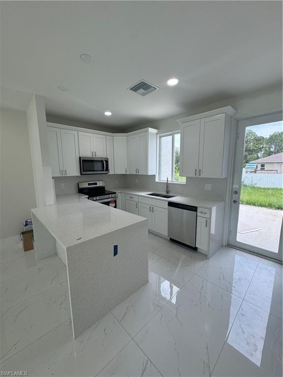 55 Colin AVE S photo 6