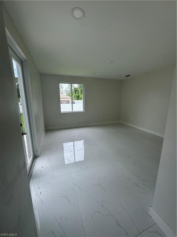 55 Colin AVE S photo 9