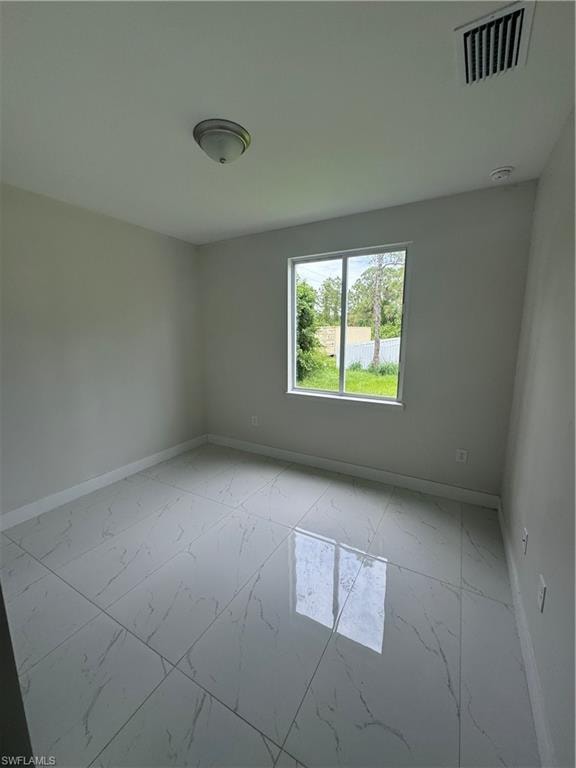 55 Colin AVE S photo 15