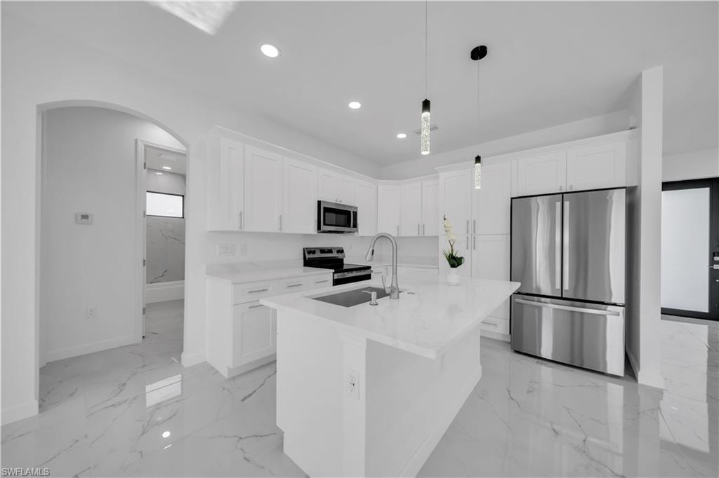 800 Pine AVE photo 16