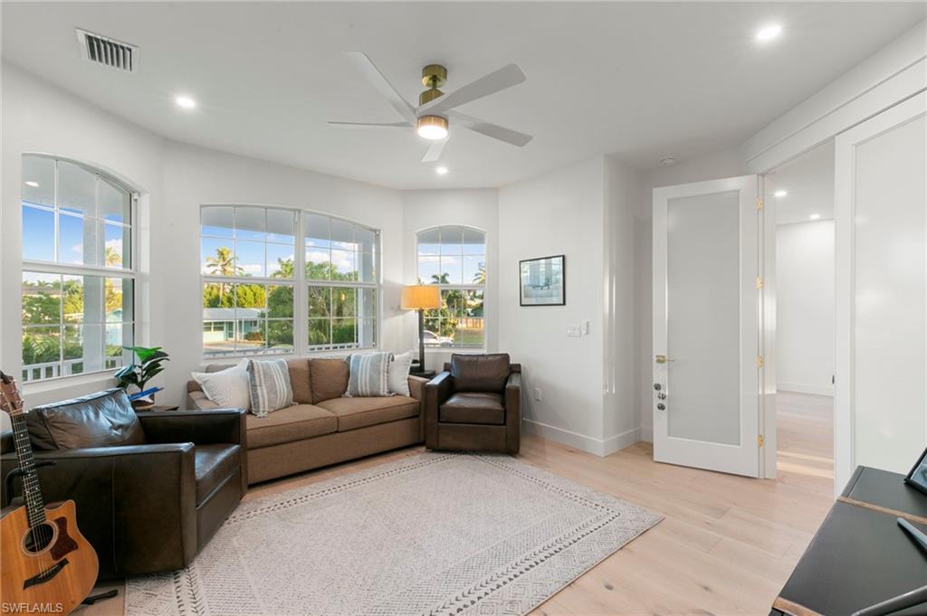 1794 Holiday LN photo 19