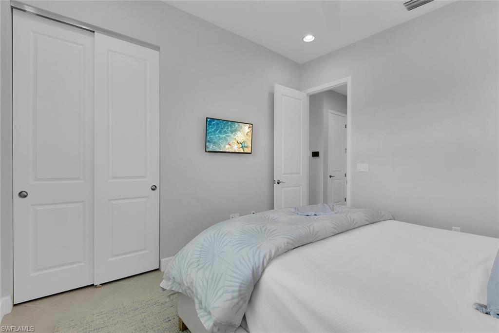 7124 Saona CT photo 17