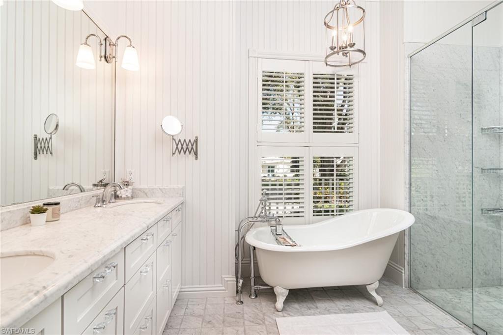 Primary En Suite Bath