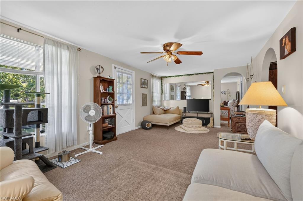9044 Somerset LN photo 6