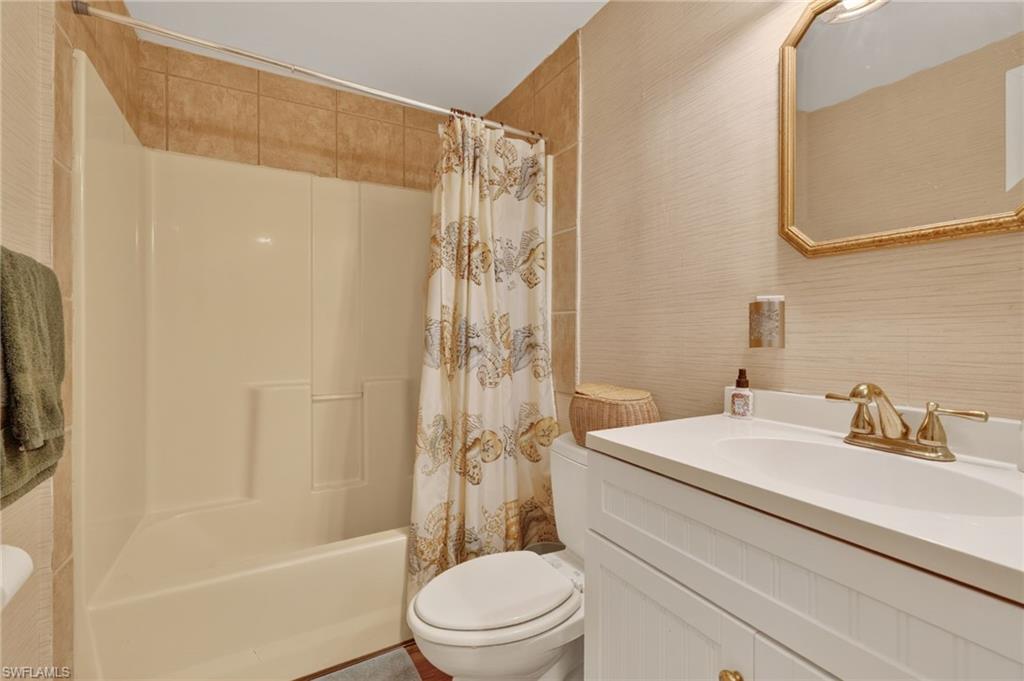 9044 Somerset LN photo 17