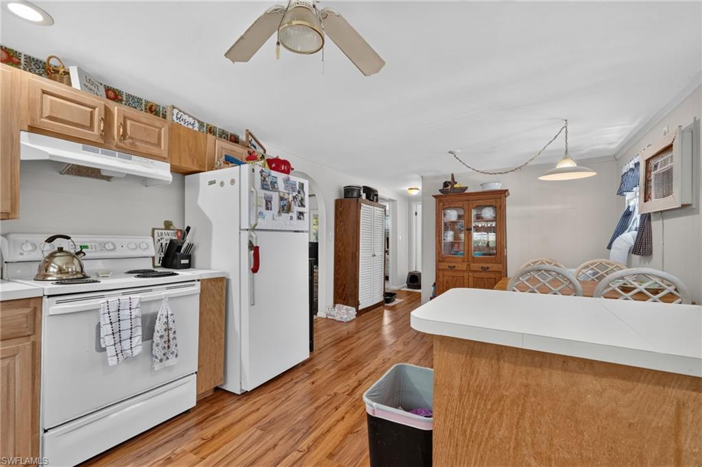 9044 Somerset LN photo 12