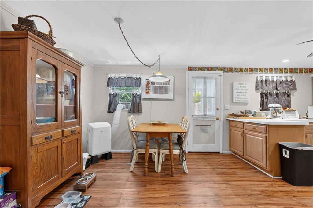 9044 Somerset LN photo 14