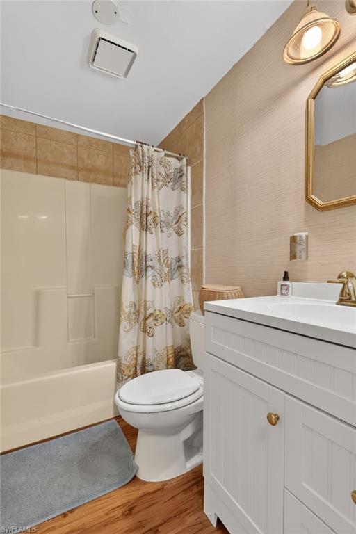 9044 Somerset LN photo 18