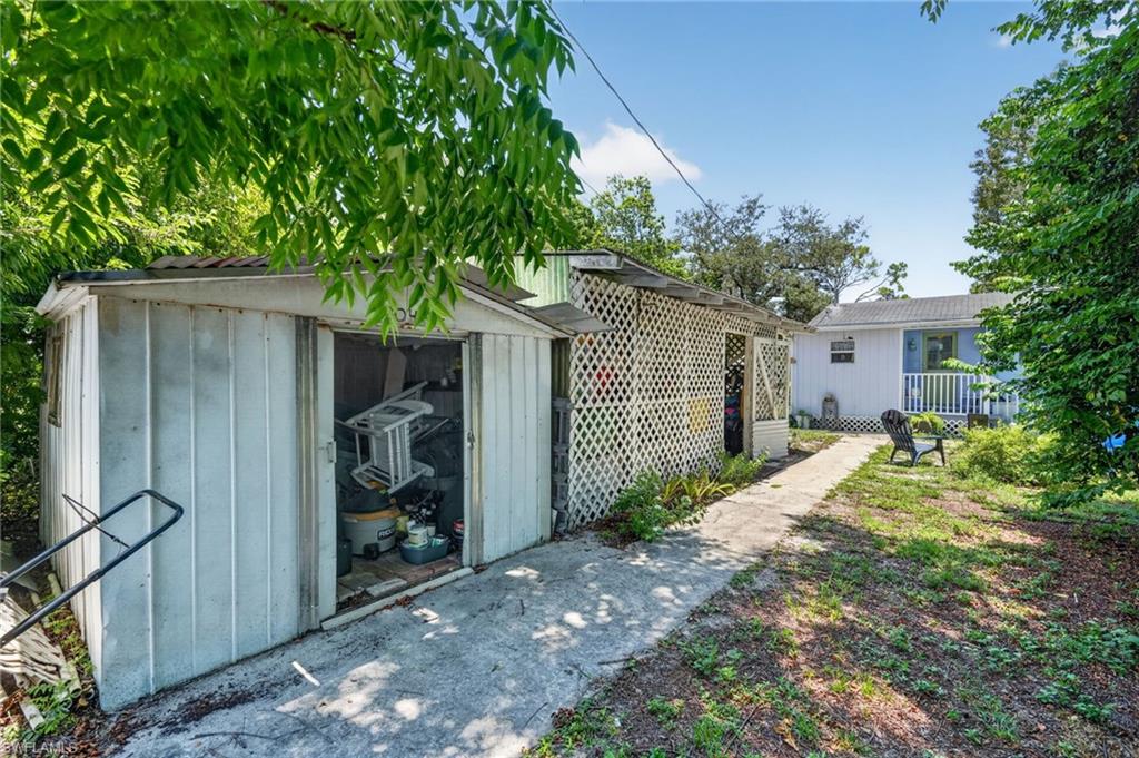 9044 Somerset LN photo 31