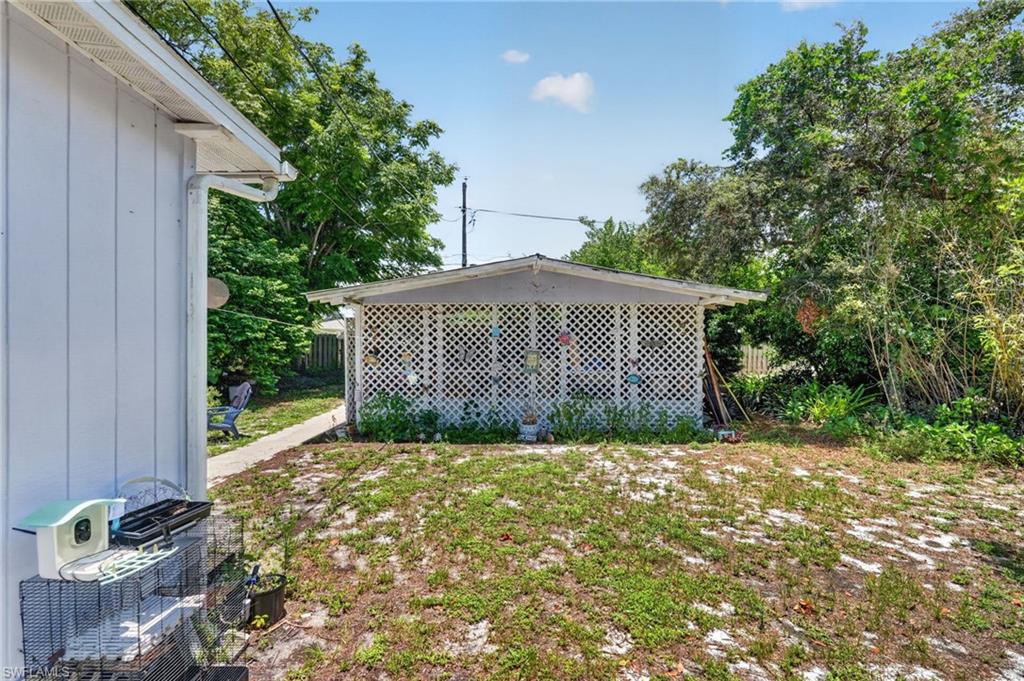 9044 Somerset LN photo 29