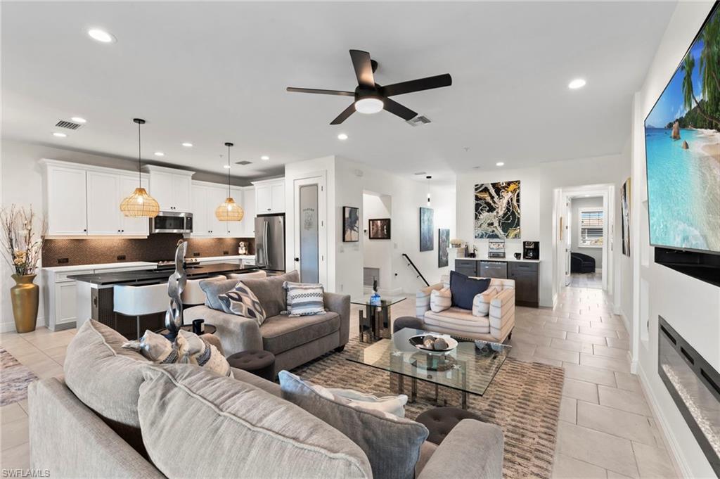 2567 Seychelles DR 207