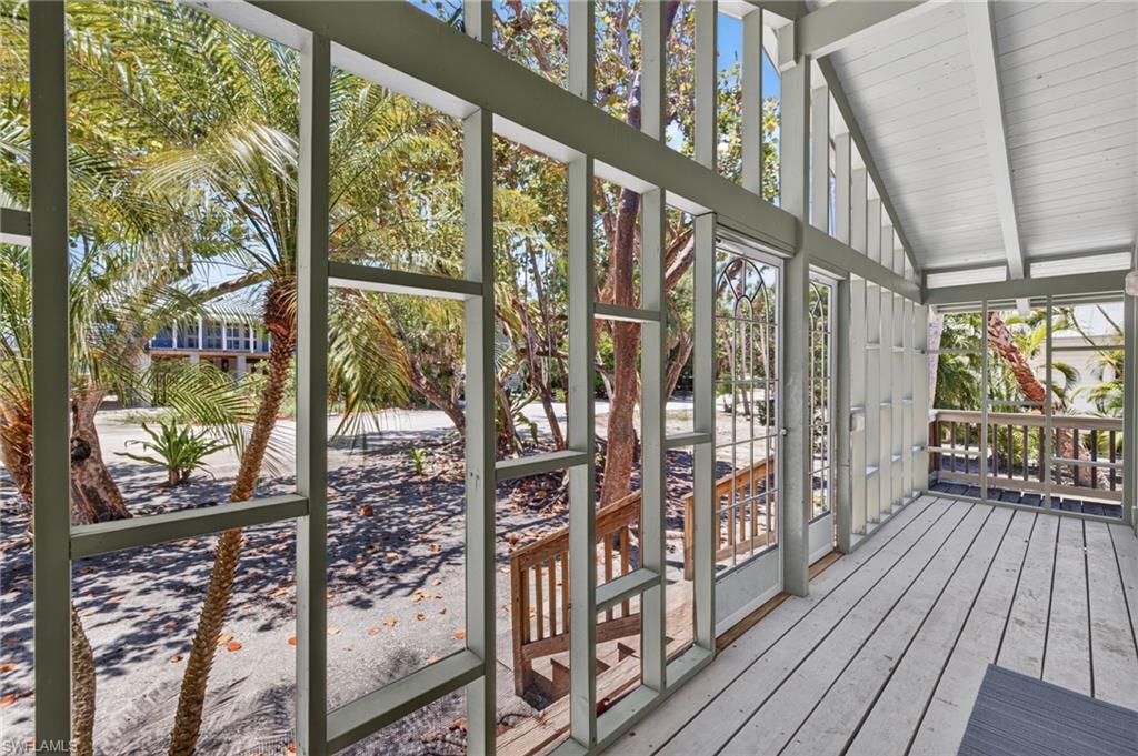 11546 Laika LN photo 10