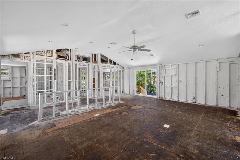 11546 Laika LN photo 14