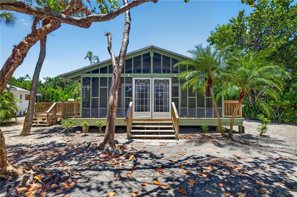 11546 Laika LN photo 11