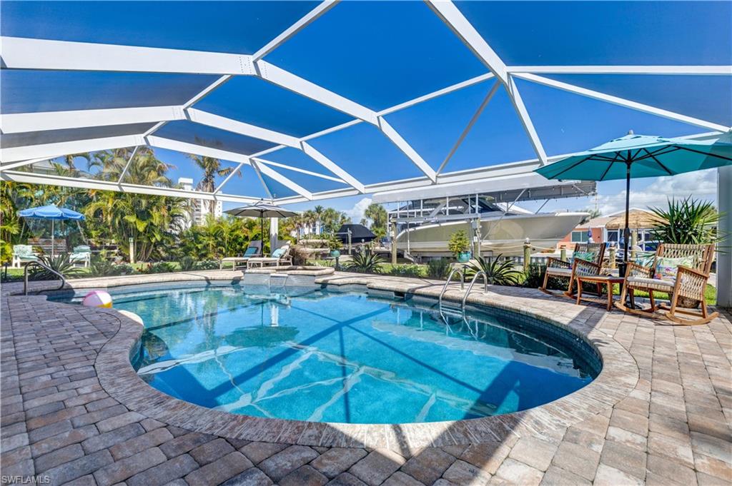 Huge Lanai