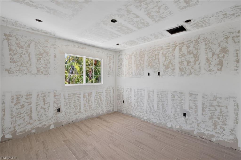 11550 Laika LN photo 27