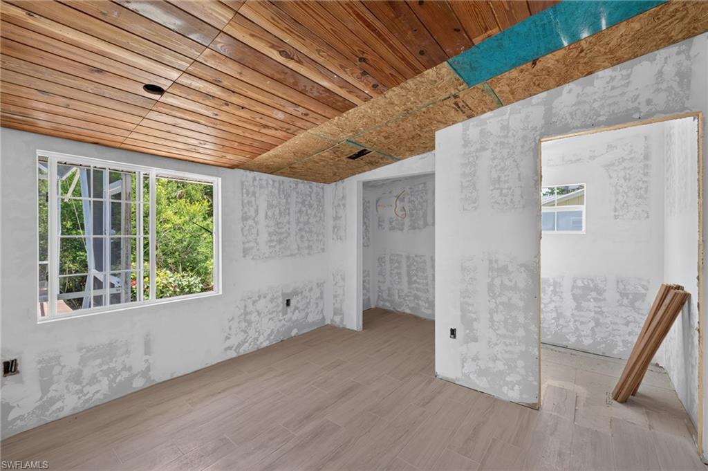 11550 Laika LN photo 28